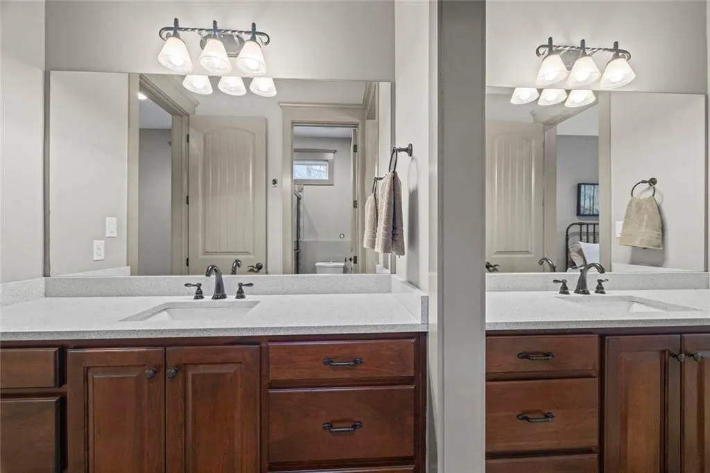 Toccoa, Georgia 30577, United States, 5 Bedrooms Bedrooms, ,4 BathroomsBathrooms,Residential,Active,254771