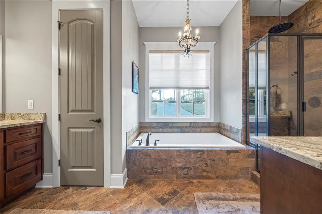 Toccoa, Georgia 30577, United States, 5 Bedrooms Bedrooms, ,4 BathroomsBathrooms,Residential,Active,254771