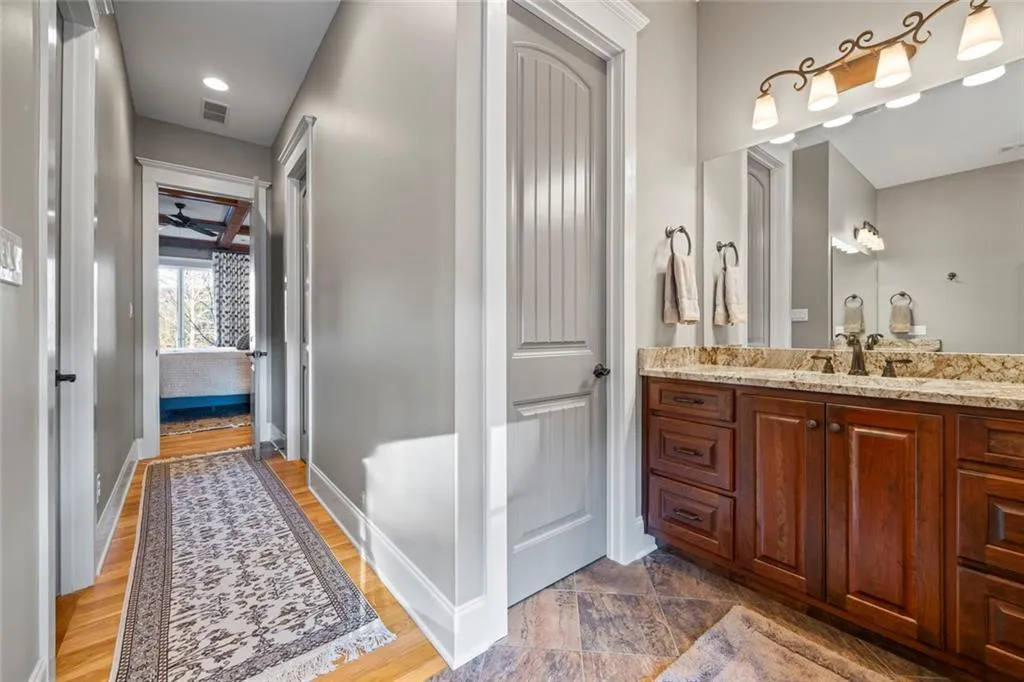 Toccoa, Georgia 30577, United States, 5 Bedrooms Bedrooms, ,4 BathroomsBathrooms,Residential,Active,254771