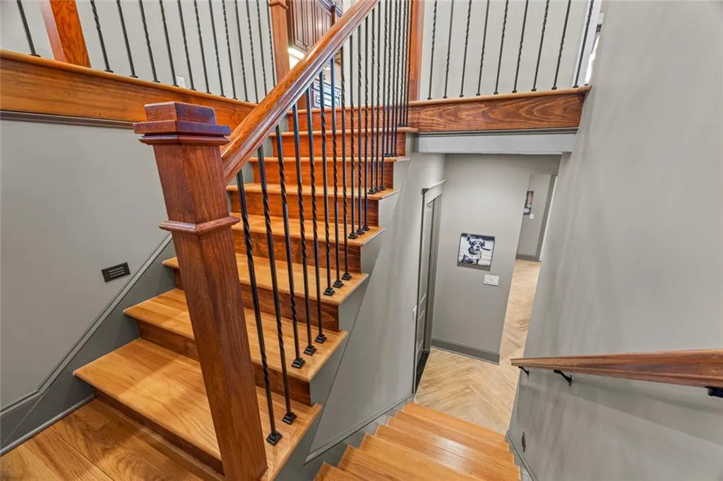 Toccoa, Georgia 30577, United States, 5 Bedrooms Bedrooms, ,4 BathroomsBathrooms,Residential,Active,254771