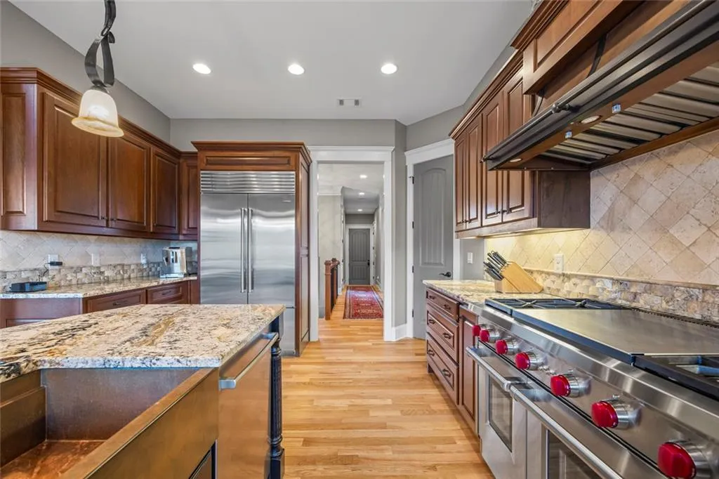 Toccoa, Georgia 30577, United States, 5 Bedrooms Bedrooms, ,4 BathroomsBathrooms,Residential,Active,254771