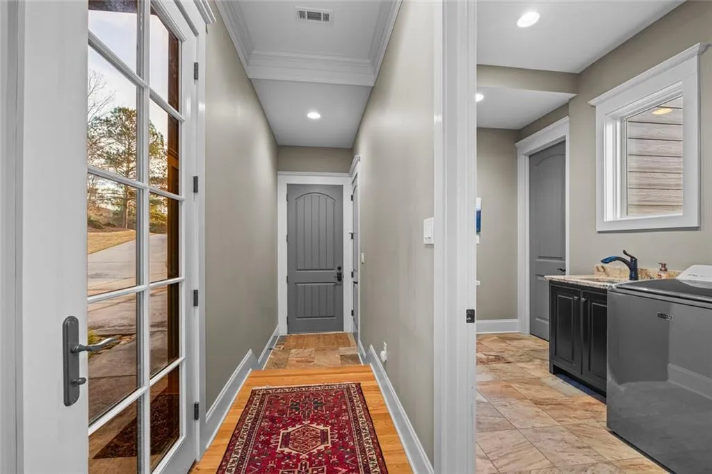 Toccoa, Georgia 30577, United States, 5 Bedrooms Bedrooms, ,4 BathroomsBathrooms,Residential,Active,254771