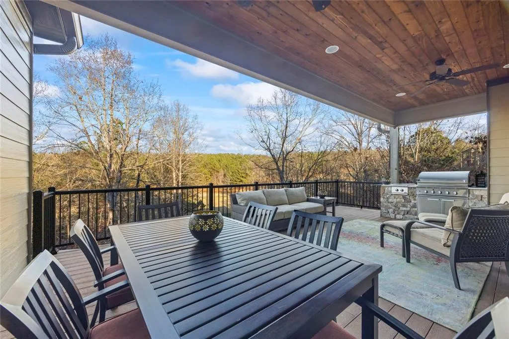 Toccoa, Georgia 30577, United States, 5 Bedrooms Bedrooms, ,4 BathroomsBathrooms,Residential,Active,254771