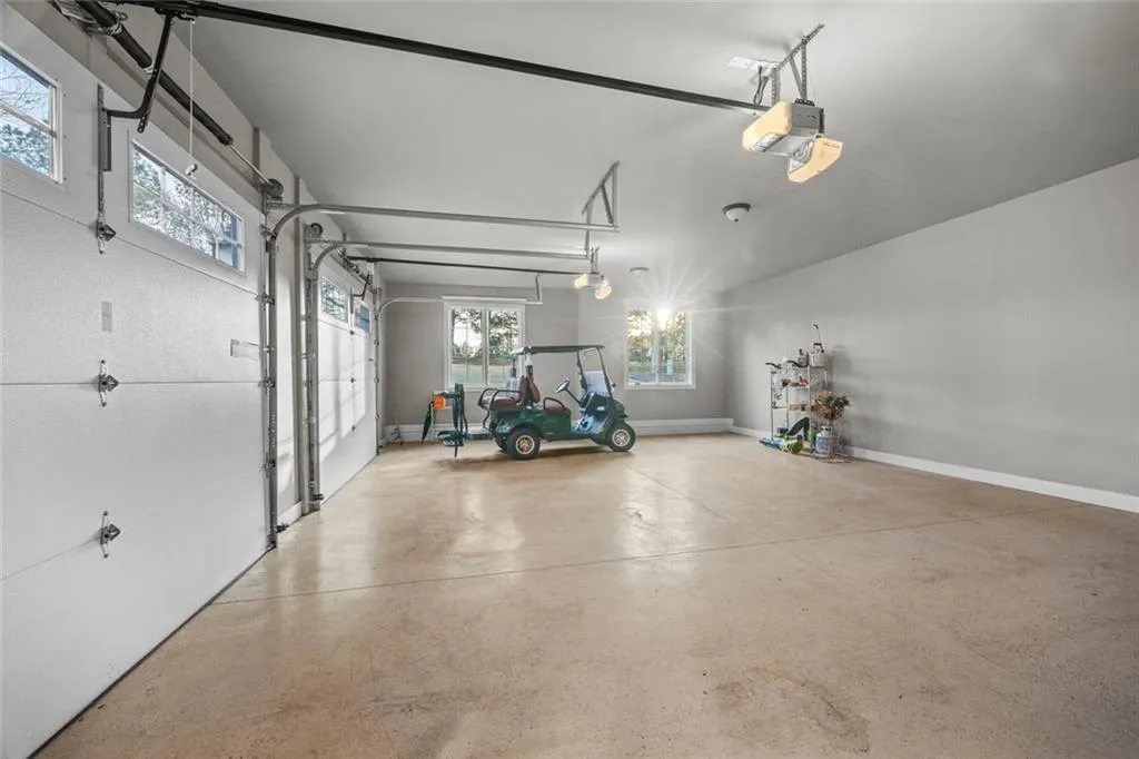 Toccoa, Georgia 30577, United States, 5 Bedrooms Bedrooms, ,4 BathroomsBathrooms,Residential,Active,254771