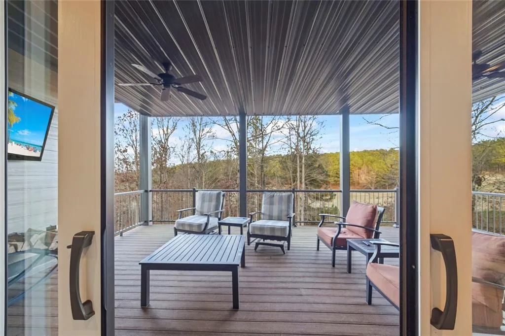 Toccoa, Georgia 30577, United States, 5 Bedrooms Bedrooms, ,4 BathroomsBathrooms,Residential,Active,254771