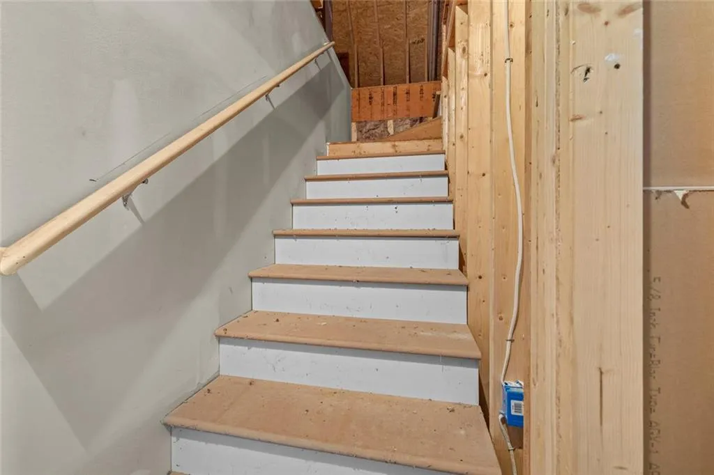 Toccoa, Georgia 30577, United States, 5 Bedrooms Bedrooms, ,4 BathroomsBathrooms,Residential,Active,254771