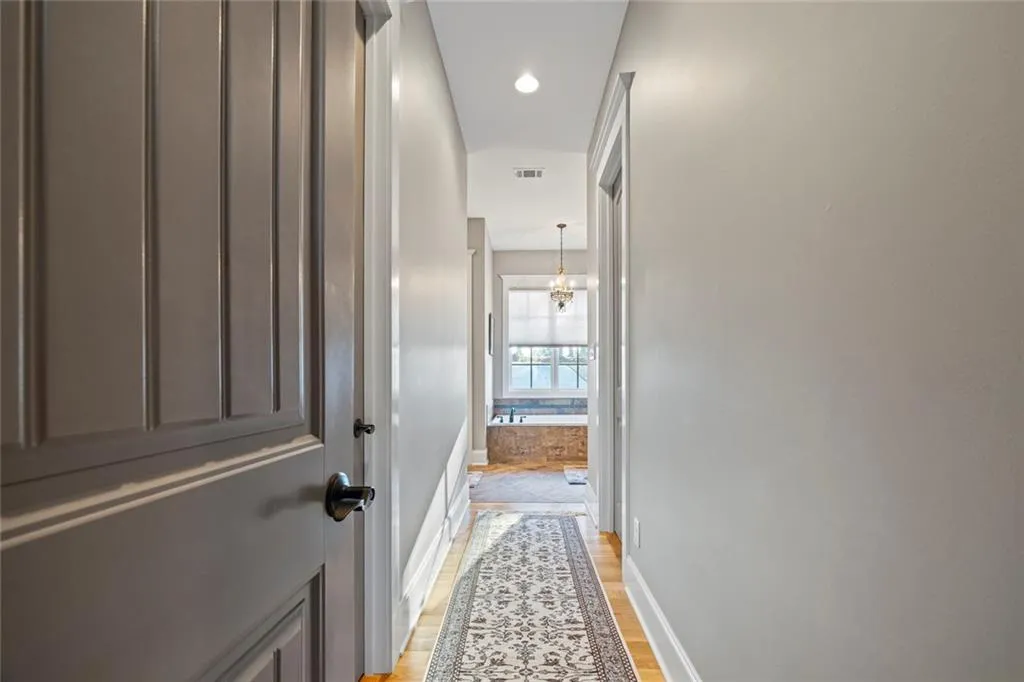 Toccoa, Georgia 30577, United States, 5 Bedrooms Bedrooms, ,4 BathroomsBathrooms,Residential,Active,254771