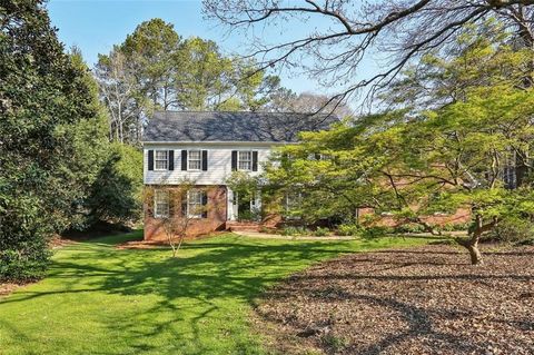 Homes For Sale - 855 Old Creek Trail<br/> Atlanta, GA 30328