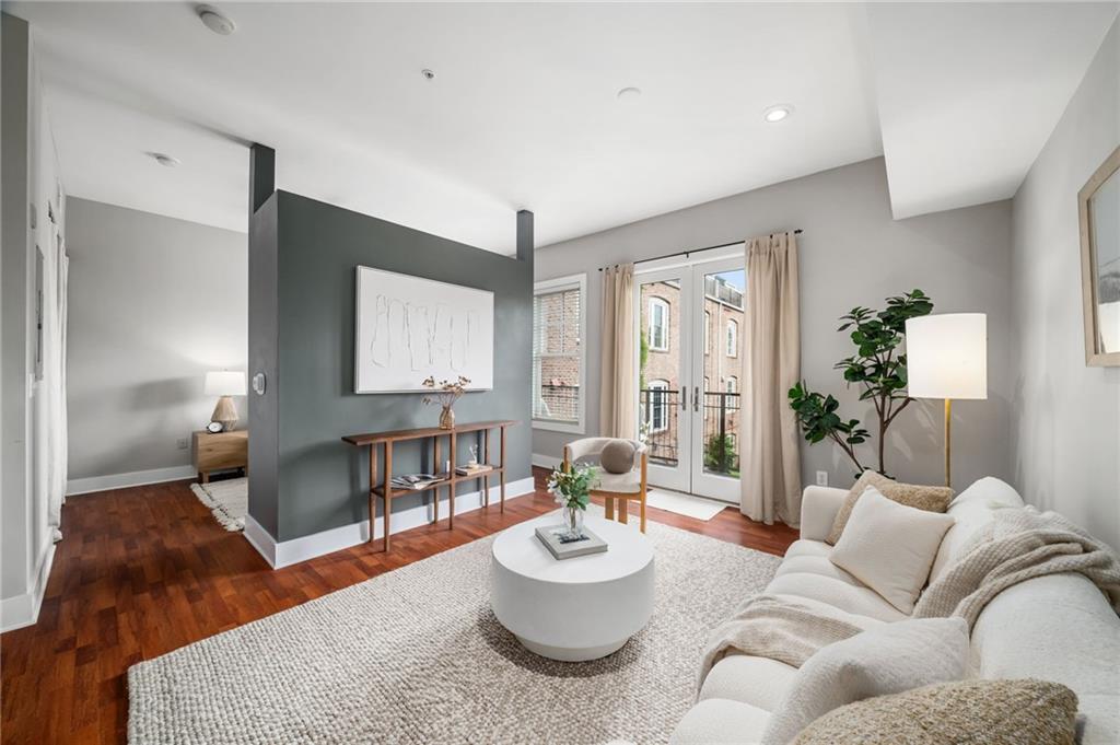 924 Garrett Street SE 208