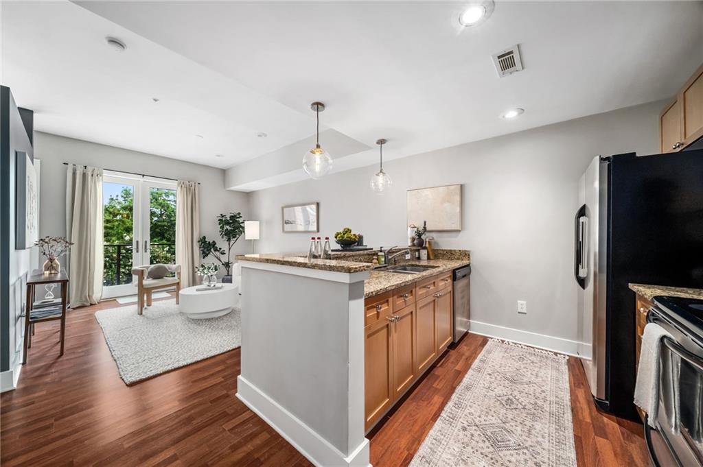 924 Garrett Street SE 208