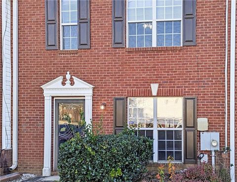 Townhouse For Sale - 5737 Strathmoor Manor Circle<br/> Lithonia, GA 30058