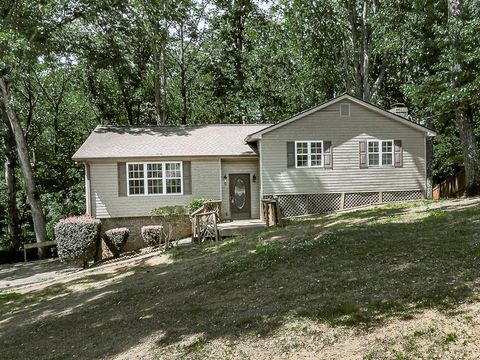 Homes For Sale - 6911 Beechwood Drive<br/> Acworth, GA 30102