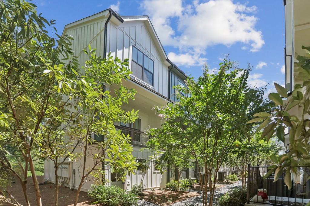 321 Dilbeck Circle, Atlanta, Georgia image 1