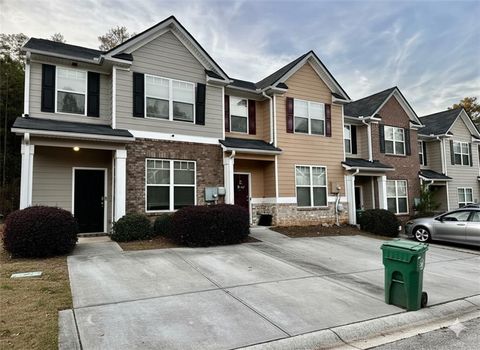 Townhouse For Sale - 2626 Parrish Court<br/> Lithonia, GA 30038