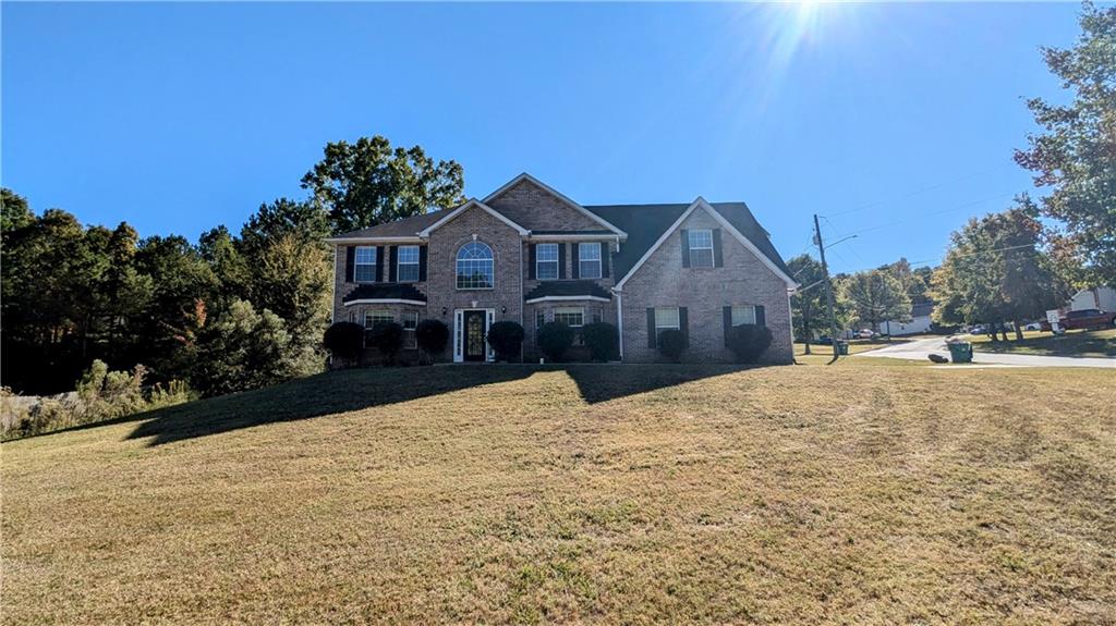 2033 Boulder Gate Drive, Ellenwood, Georgia image 2