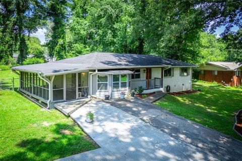 Homes For Sale - 2057 Terry Lane<br/> Douglasville, GA 30135