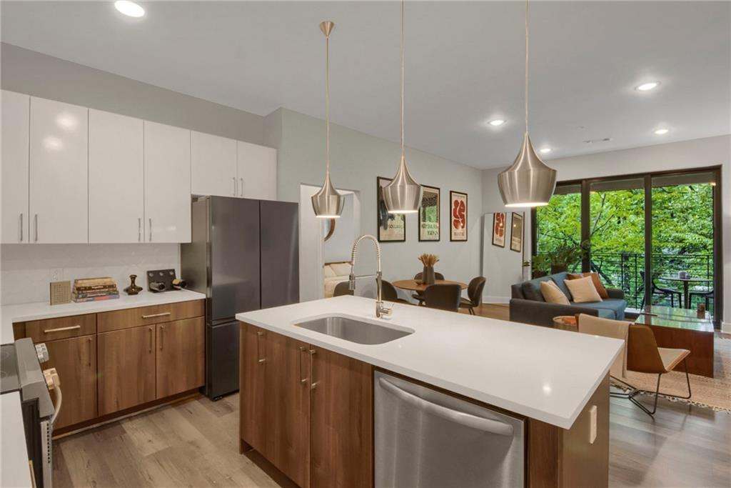 112 Rogers Street NE 305