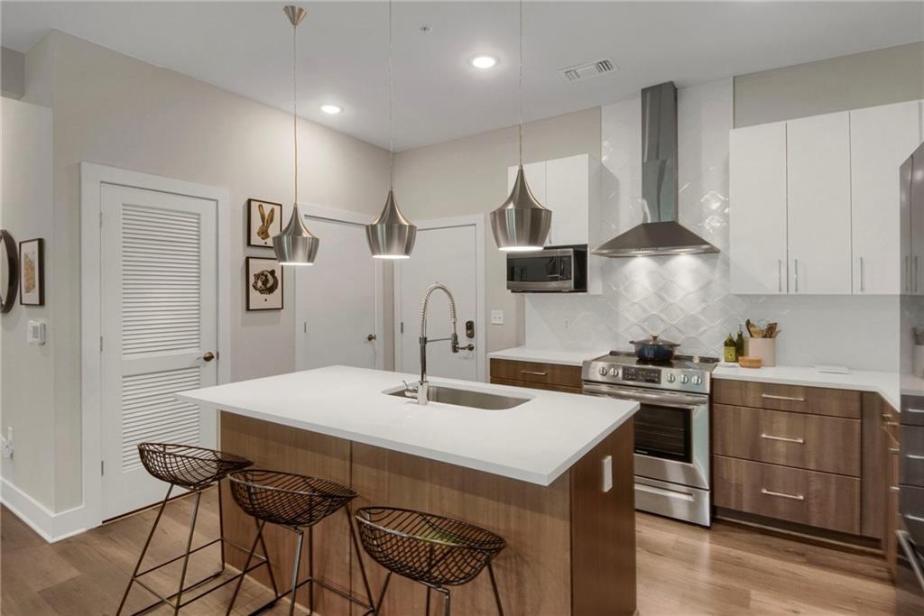 112 Rogers Street NE 305