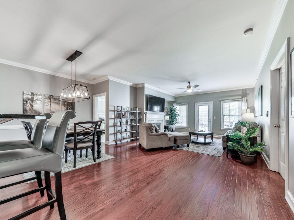 211 COLONIAL HOMES Drive NW 2501