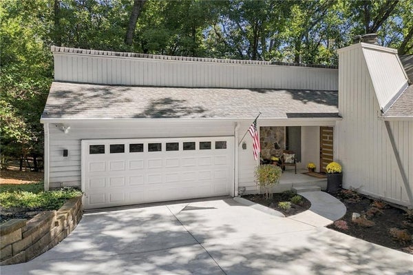 200 PITCH LAKE LN, ROSWELL, GA 30076 - Image d15c9783cfcb5ca2d0f429f1821142af/3907833773