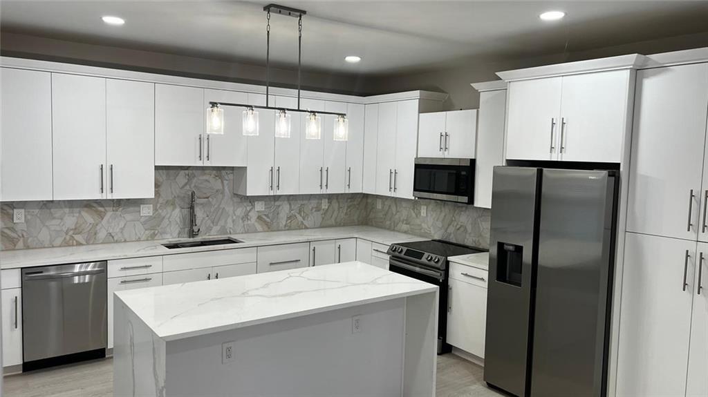 7428 Mockingbird Trail