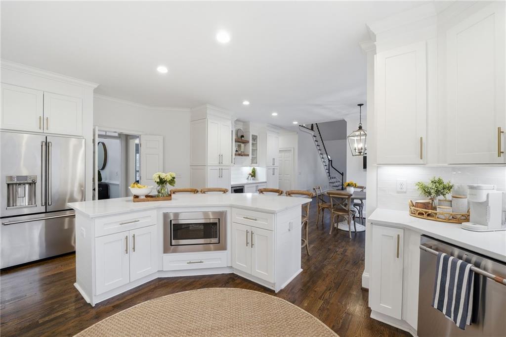 2105 Lake Grove Lane