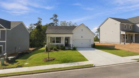 Homes For Sale - 6067 Airedale Drive<br/> Union City, GA 30291