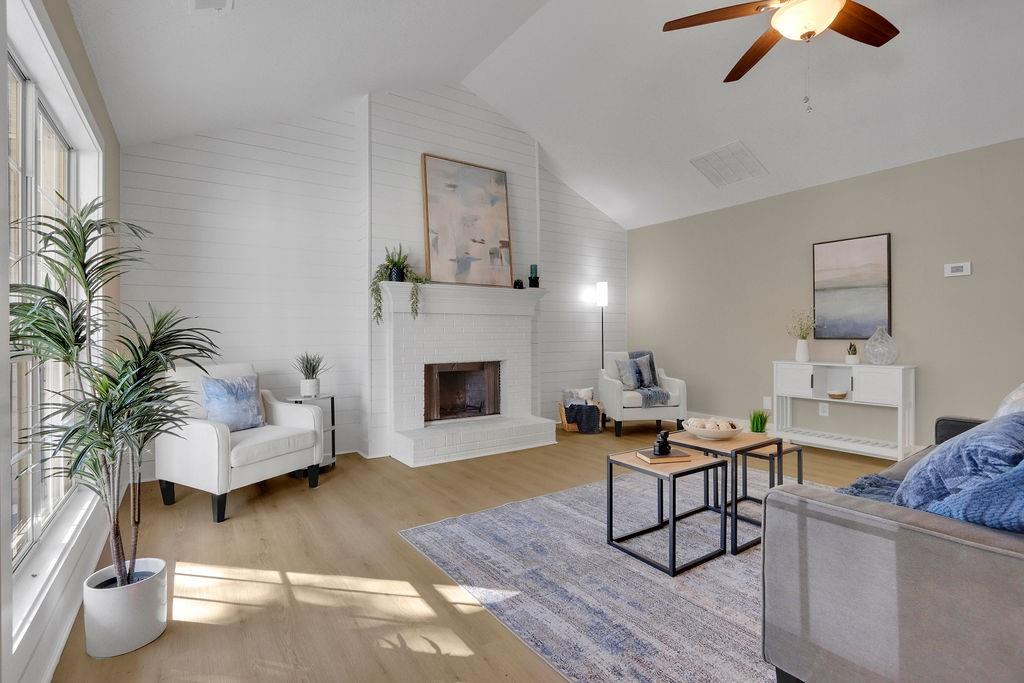 2566 Briar Valley Way