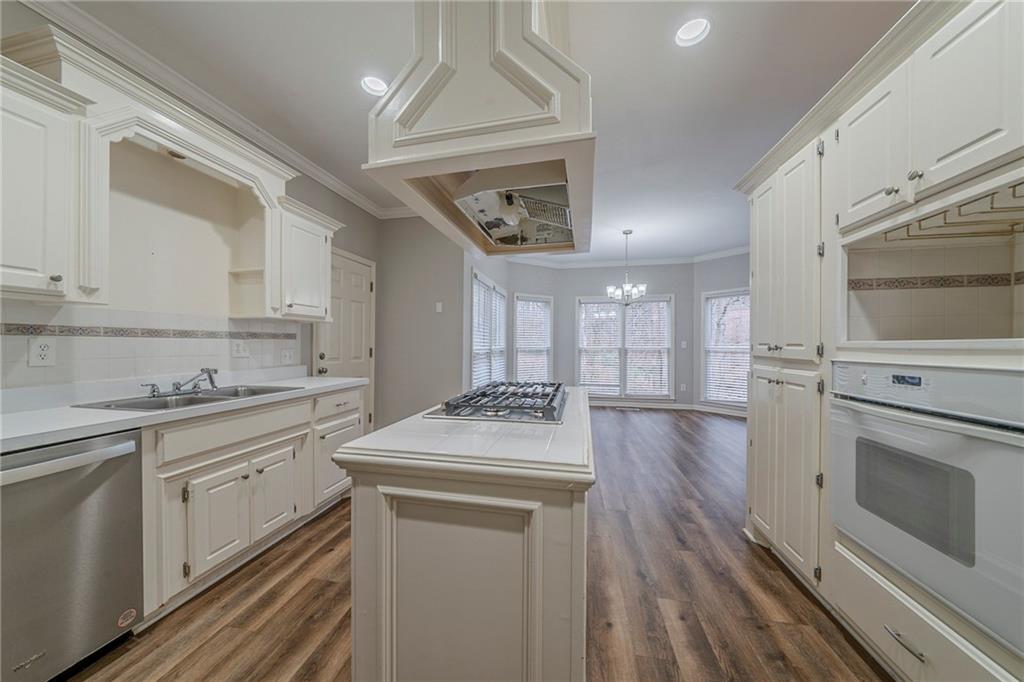 4570 Thicket Trail