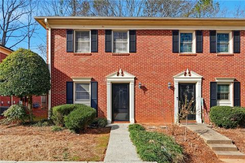 Townhouse For Sale - 136 Sterling Court Ct<br/> Alpharetta, GA 30004
