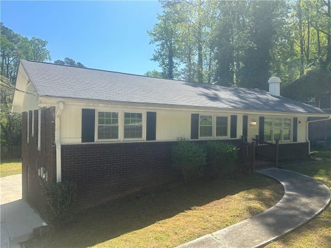 Homes For Sale - 2362 Maxwell Drive<br/> Atlanta, GA 30311