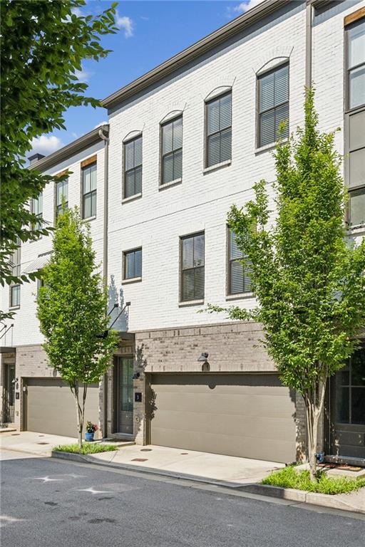 215 Arizona Avenue NE 3