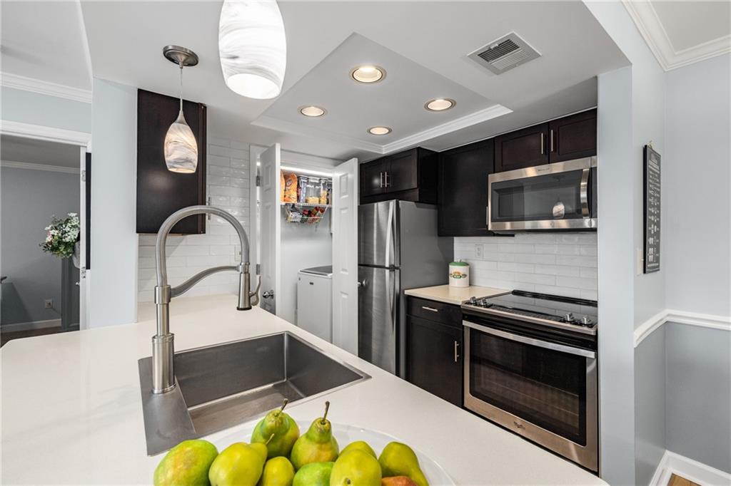 1011 Chastain Park Court NE