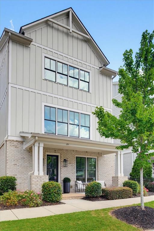 211 Highland Park Point