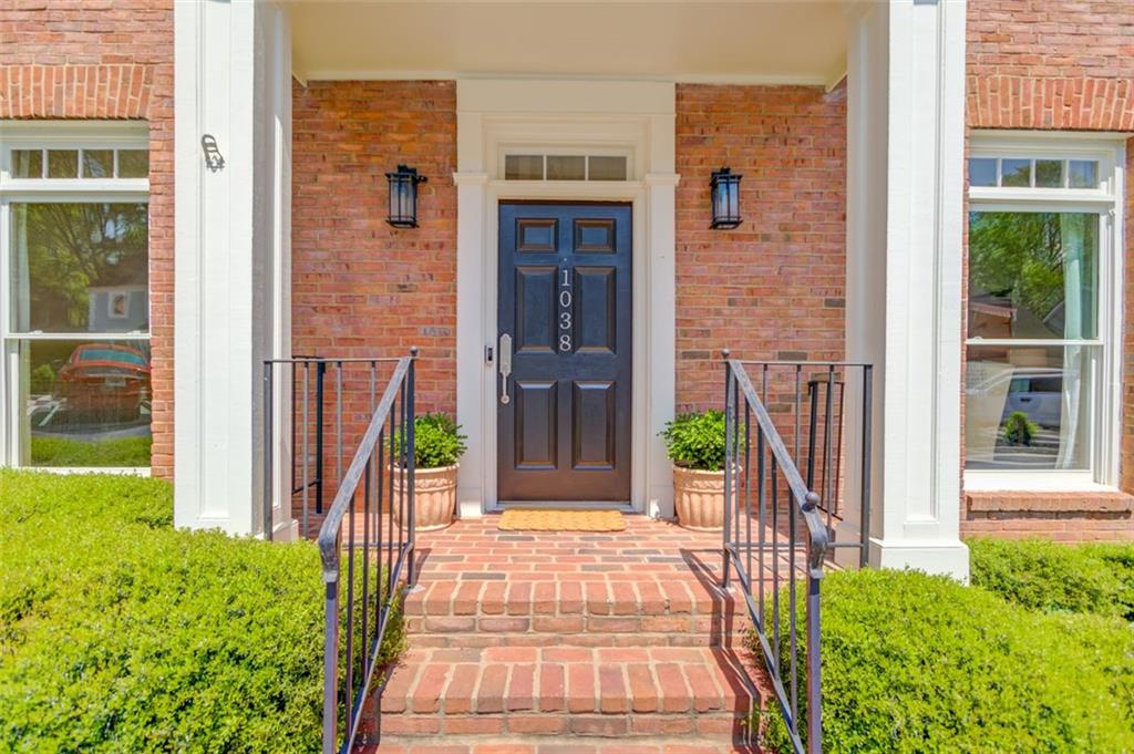 1038 HUNTCLIFF