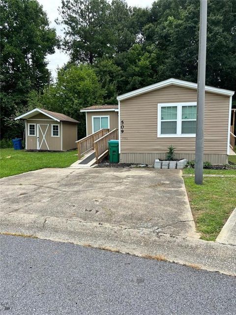 Homes For Sale - 509 Emory Lane<br/> Loganville, GA 30052