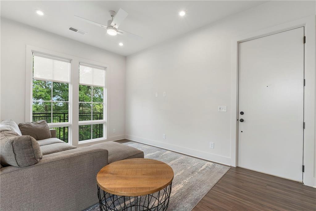 1290 Longreen Terr NW 2