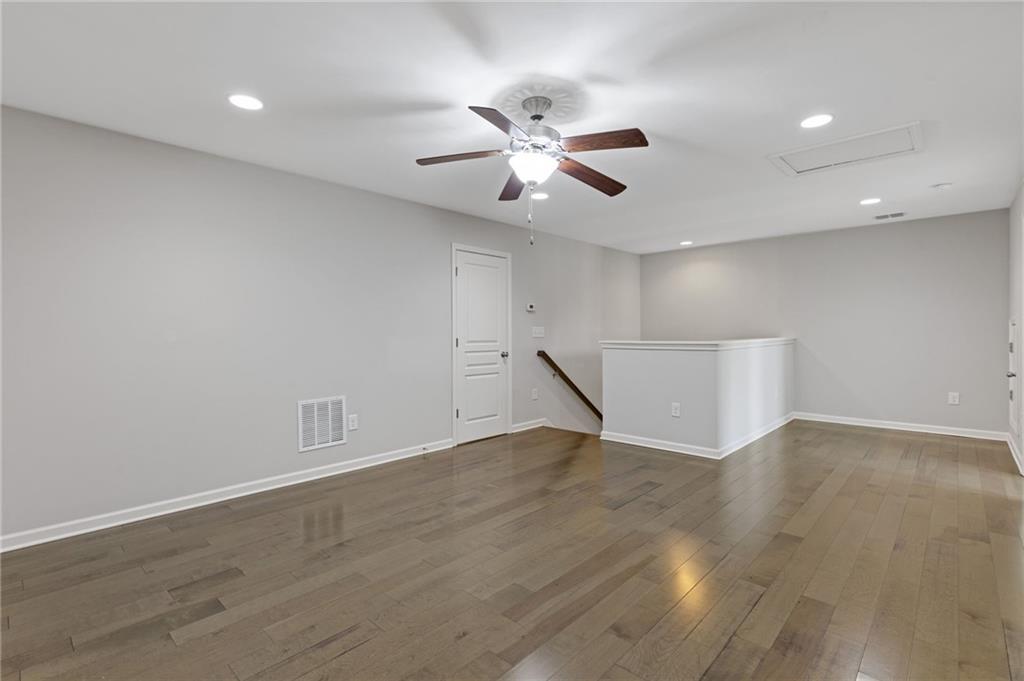 8335 Village Place, Suwanee, Georgia image 38