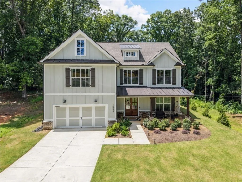 1335 County Line Road NW
