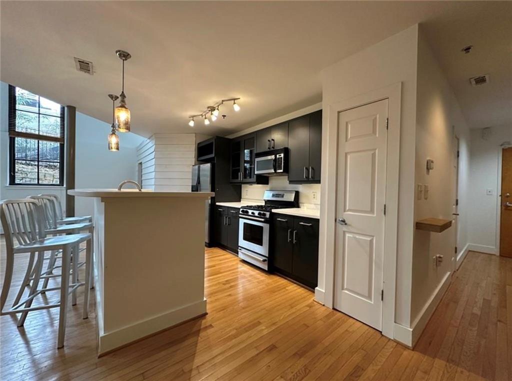 790 North Avenue NE 108