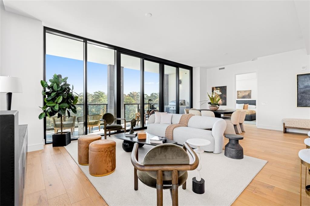 2425 Peachtree Road NE 604