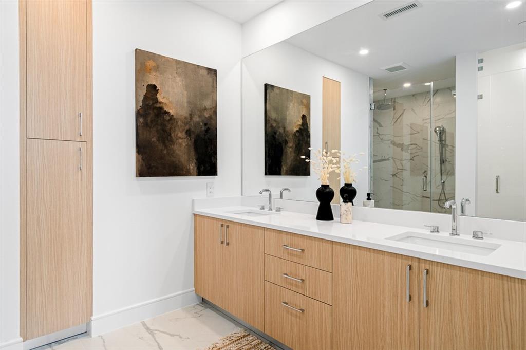 2425 Peachtree Road NE 604