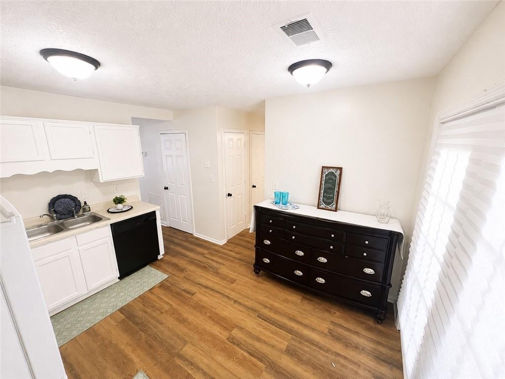 6979 Ling Lane