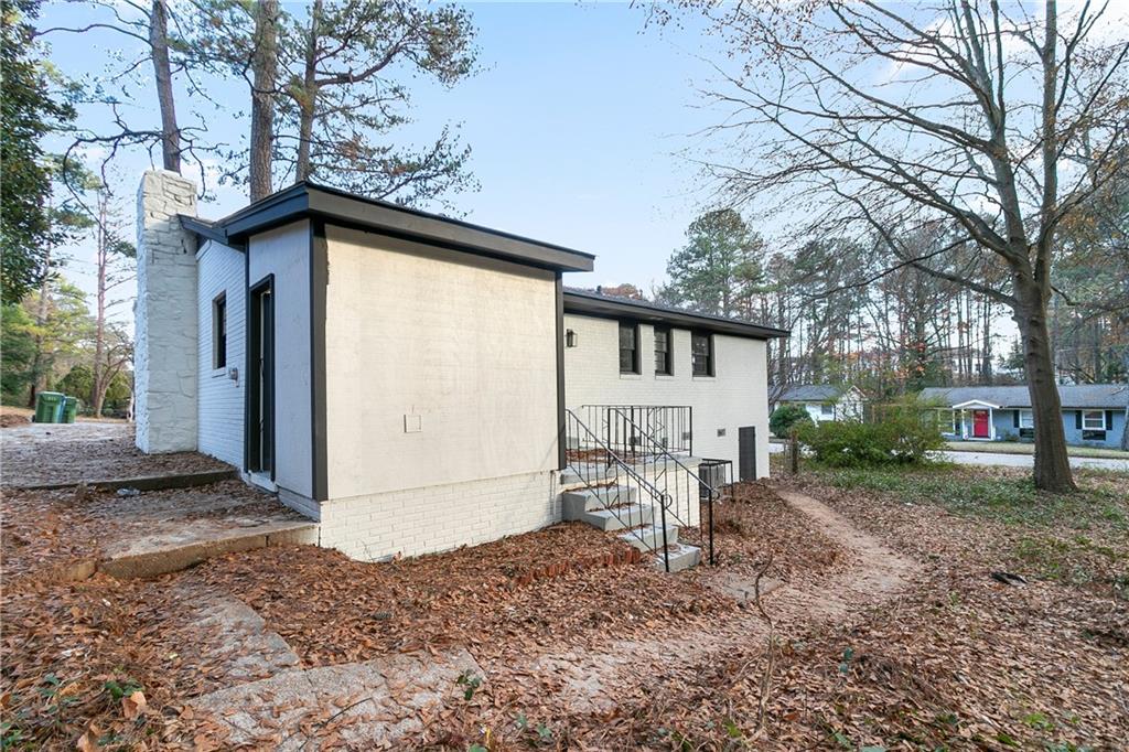 3215 Pennignton Circle, Atlanta, Georgia image 21