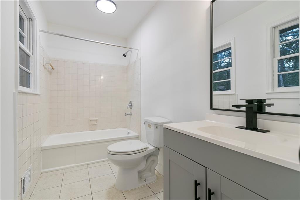 3215 Pennignton Circle, Atlanta, Georgia image 16