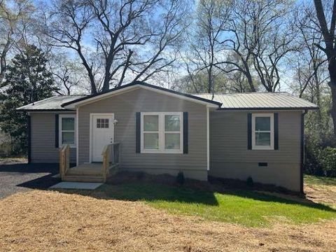 Homes For Sale - 713 Church Street<br/> Rockmart, GA 30153