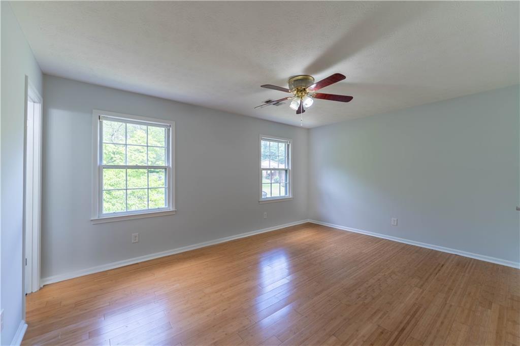 5678 Fern Creek Drive, Lilburn, Georgia image 27