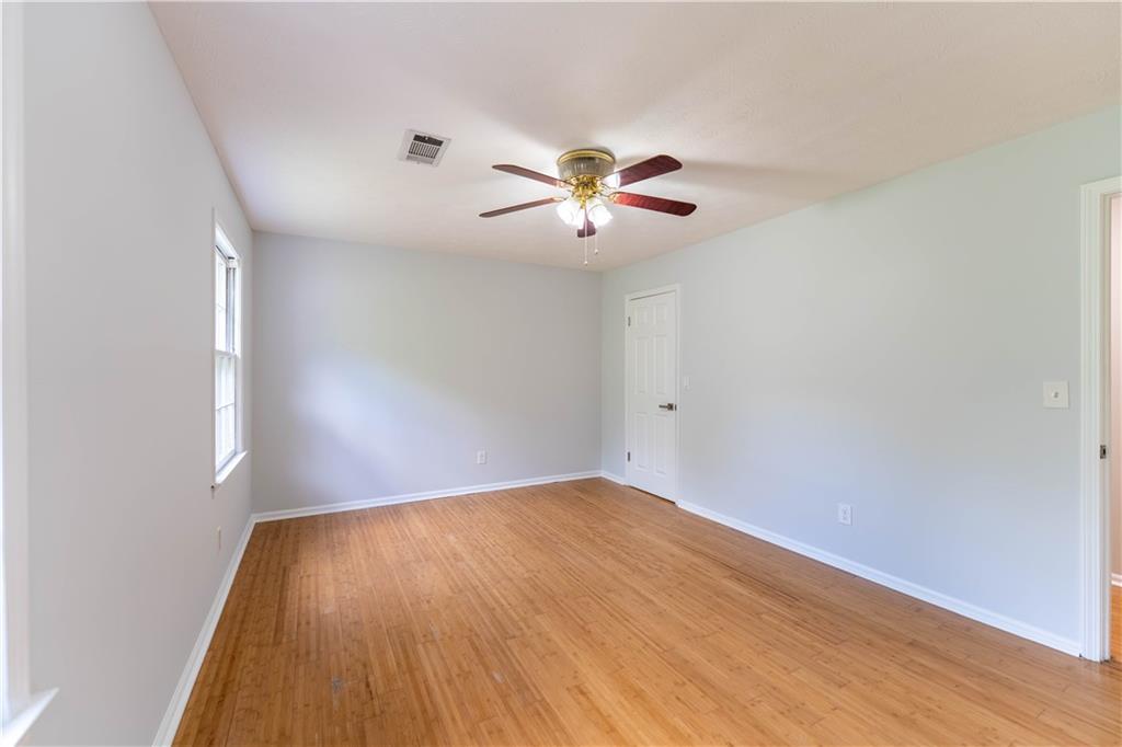 5678 Fern Creek Drive, Lilburn, Georgia image 25