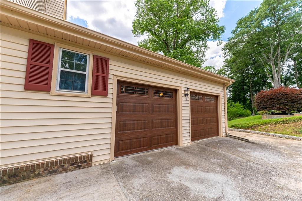 5678 Fern Creek Drive, Lilburn, Georgia image 5