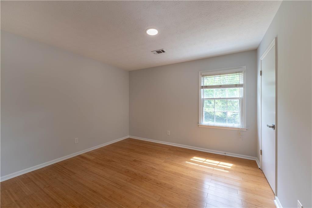 5678 Fern Creek Drive, Lilburn, Georgia image 26